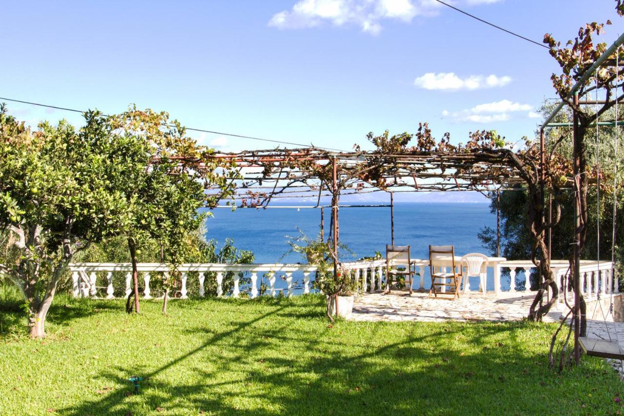 페라마 Sea View Estate Helios 빌라 외부 사진