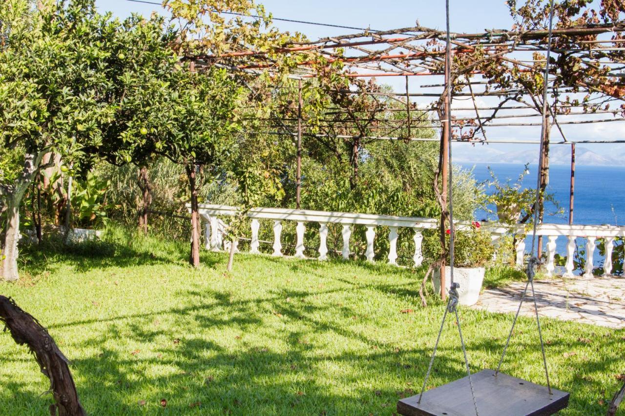 페라마 Sea View Estate Helios 빌라 외부 사진
